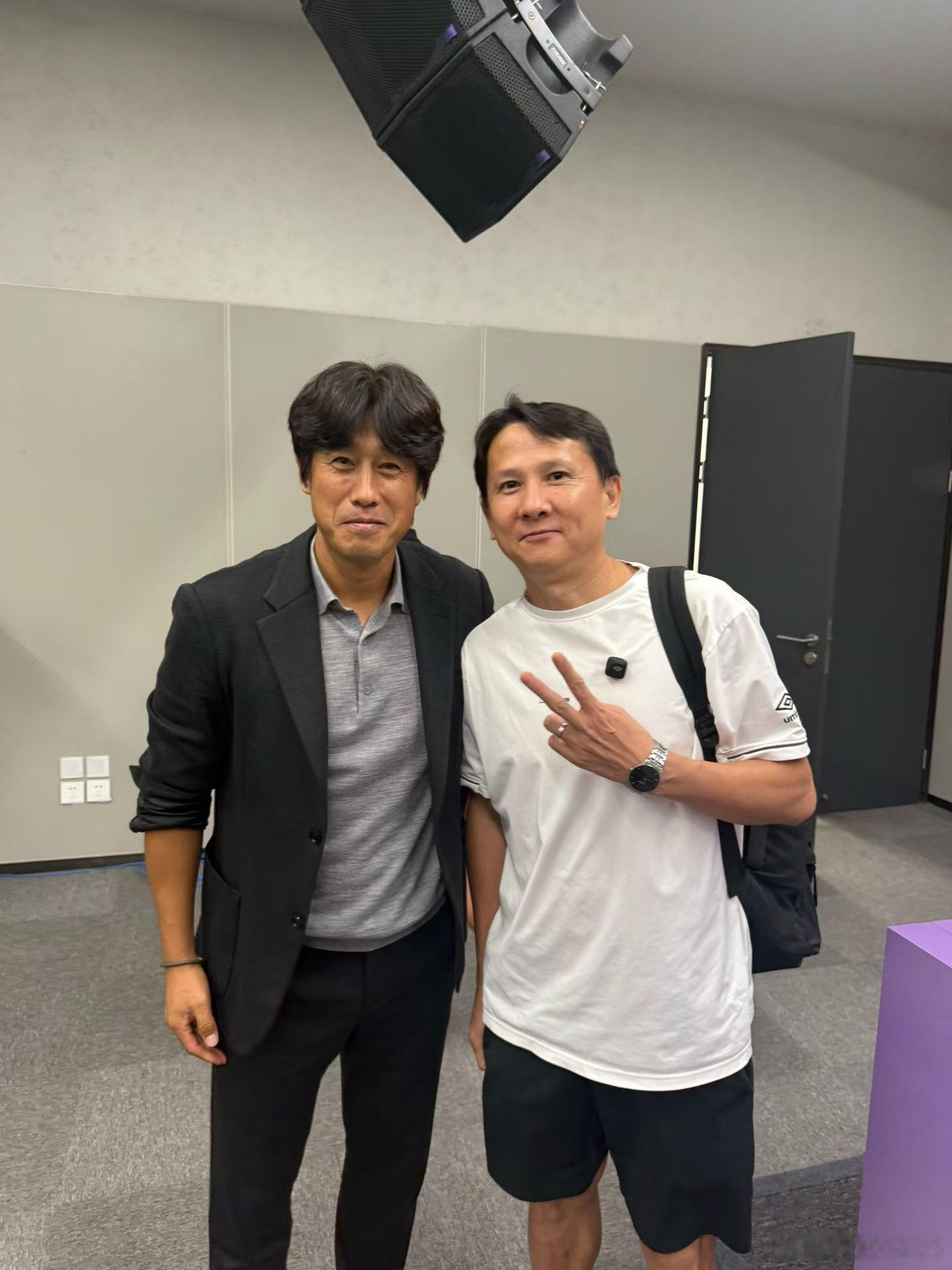 徐正源暂时中止与成都续约谈判老徐带队给我印象最深的有三点：1、赛季初老徐买卡隆其