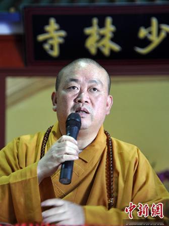 三个时代的反面案例样本：头一个释永信，第二个许家印，最后一个周文强。

这三个人
