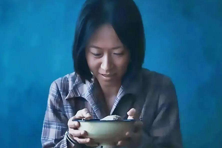 《重器》中女死刑犯邱阿桂，最后讲的几句话很沉重，同时也觉得她的要求很低很低，低到