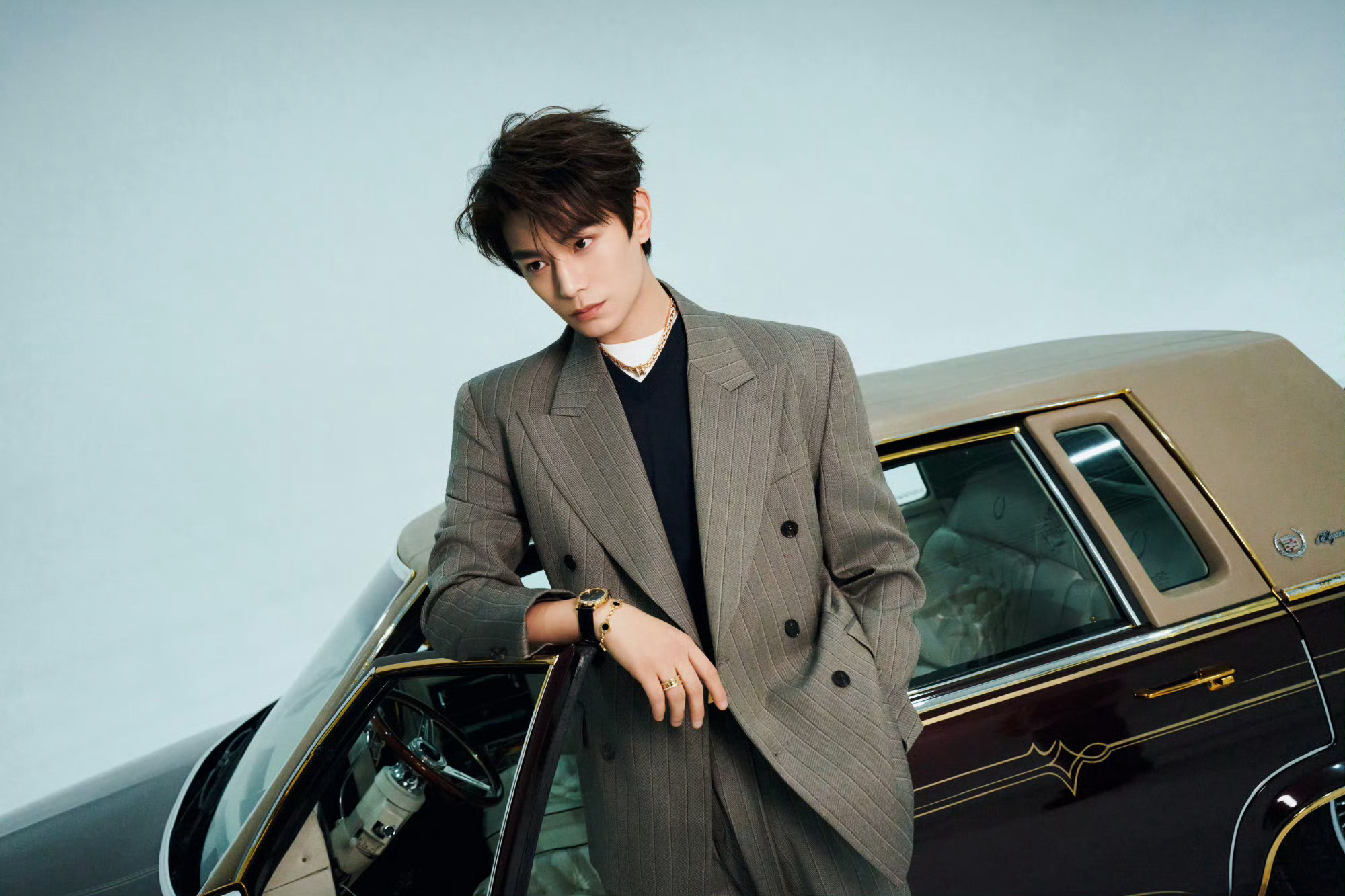 丁禹兮 今日  造型图集来了！作为全球代言人“超季”演绎Versace 26春夏