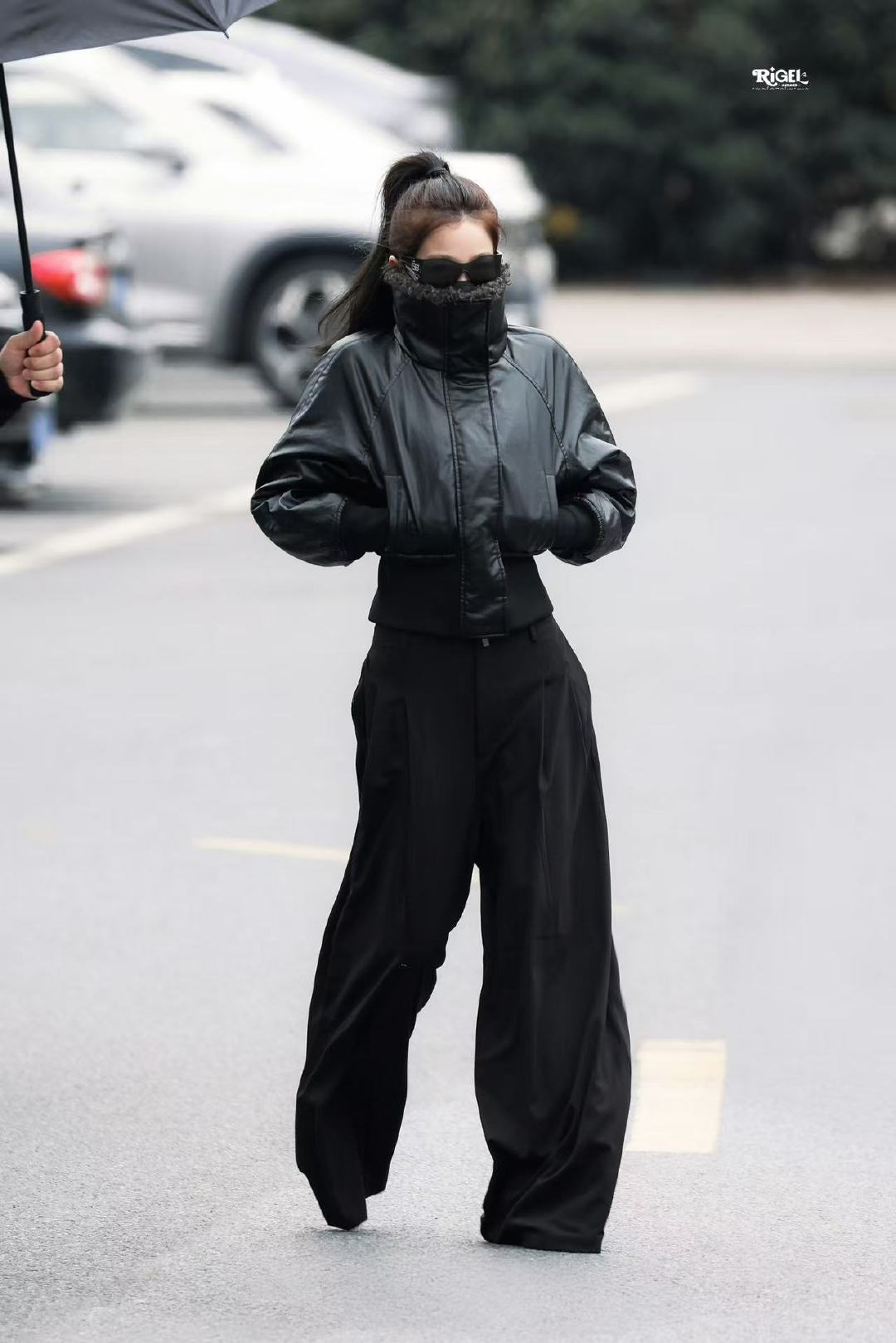 虞书欣黑皮衣高马尾虞书欣allblack高马尾 酷虞书欣