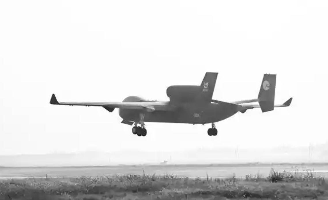 首次，首飞，还是首发，中国大陆年底交作业，台湾某些人却醋意盎然。

“九天”无人