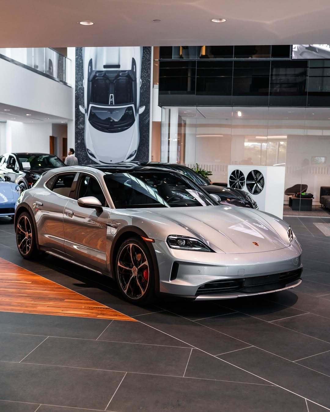 Porsche Taycan Cross Turismo 4S ​​​