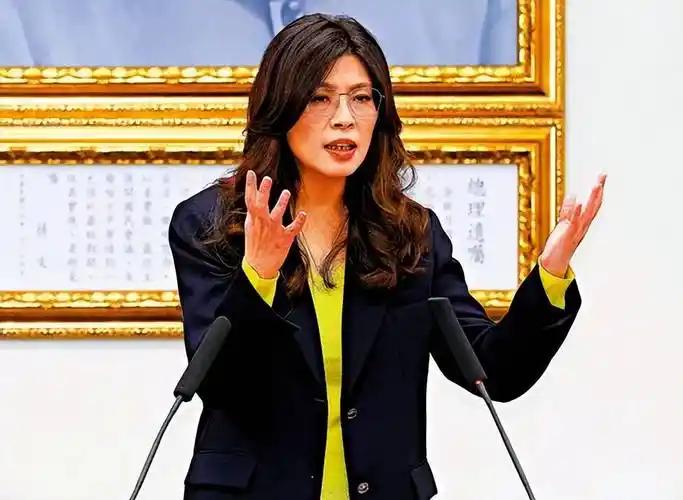 国民党主席郑丽文今天针对高德地图发表了自己的看法，她说现在只要什么事情跟大陆扯上