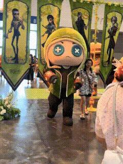 抹茶大福大摇大摆路过中…… 