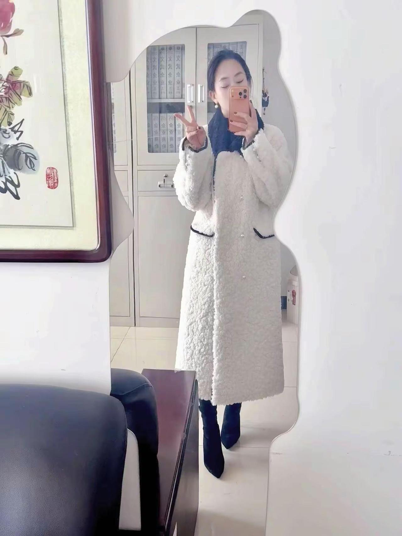 别再偷看我了，你画不好我的妆，也瘦不到92斤，穿不了S码，也得不到我有的人和心。