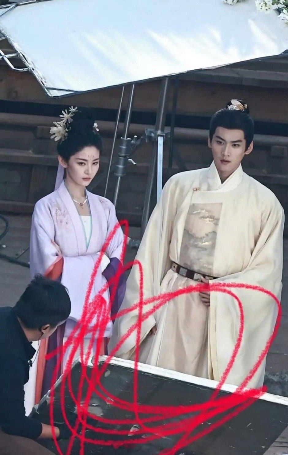 周柯宇、赵晴新剧路透来了，这俩人看起来状态都不错👍 