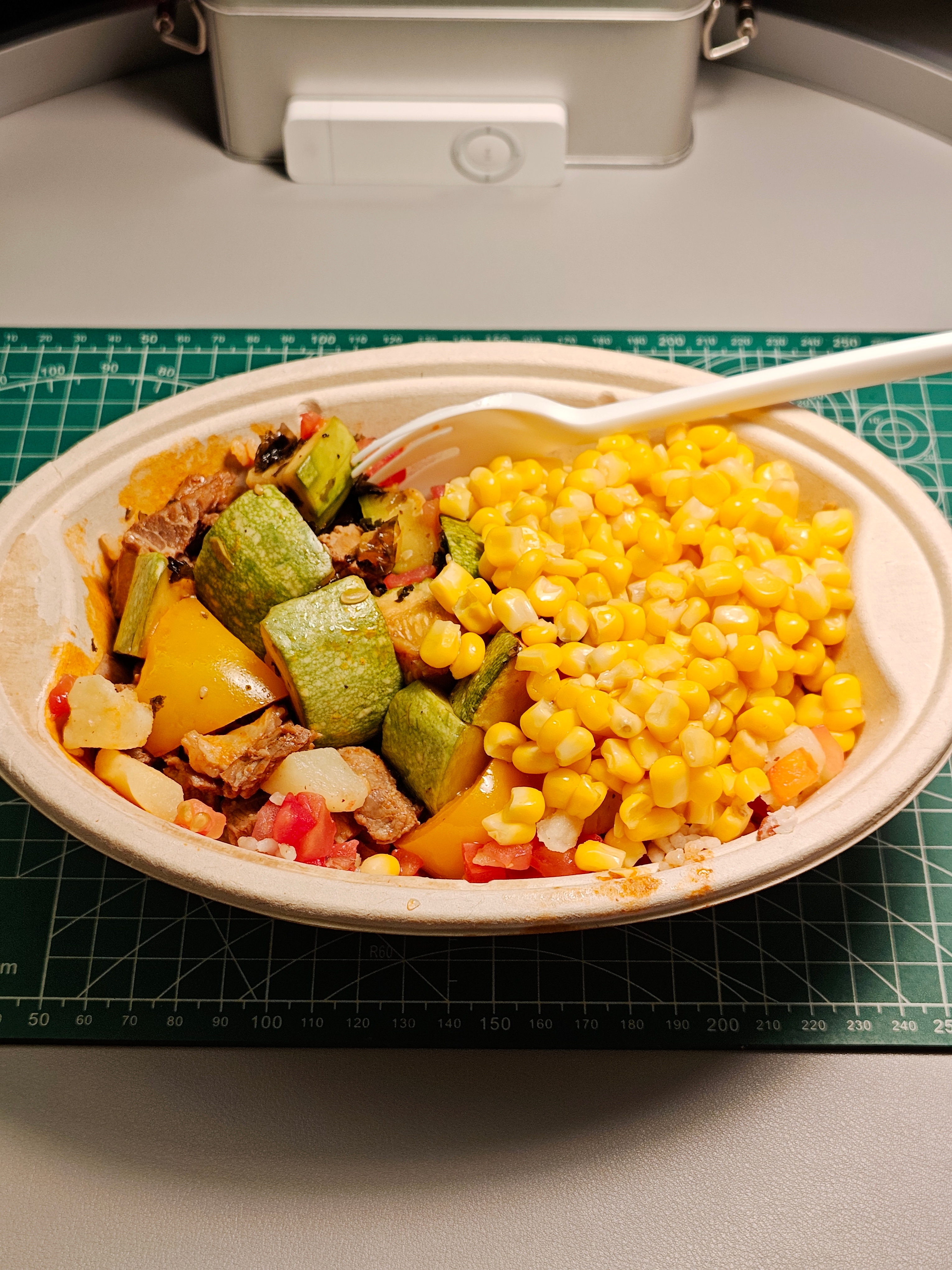 午饭时间好多车anycar 继续轻食和看书， 市场最大的幻觉：做着价格投资却以为