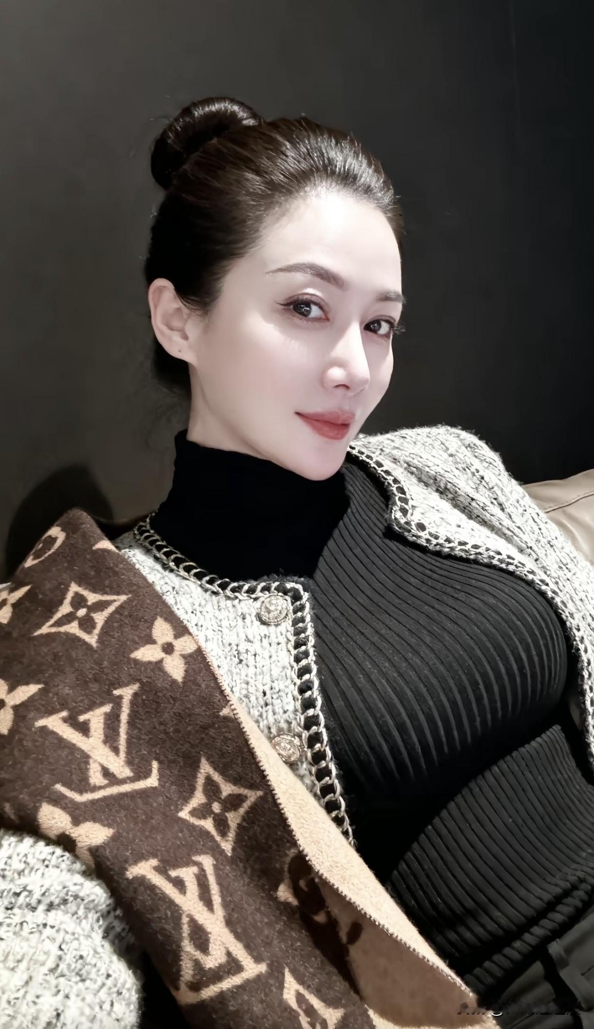 问君能有几多愁，恰似一江春水向东流！