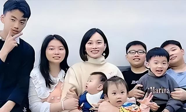 2006年，一个打工妹嫁给了一个北京大学的高材生，就给丈夫使劲生孩子，连续要了7