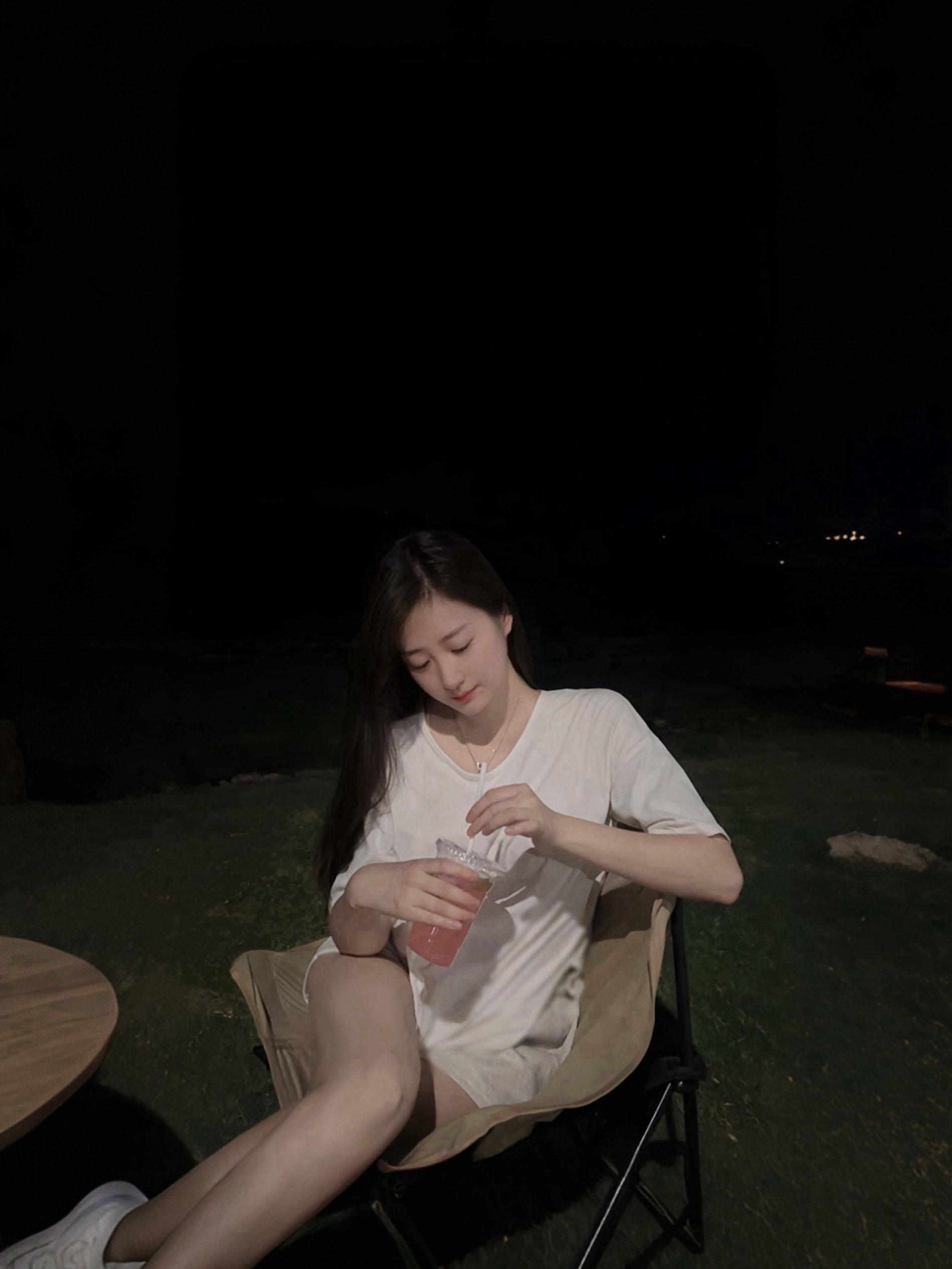 永远喜欢简单真诚的人  不想和差点意思的人周旋