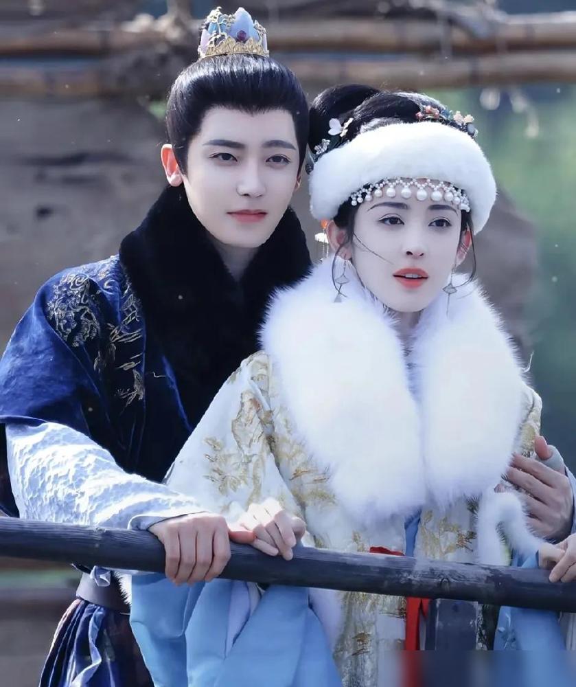 逍遥本来也不热，这下遇到于正，赵丽颖刚当监制就要哭了。

其实就是赵丽颖转型做监