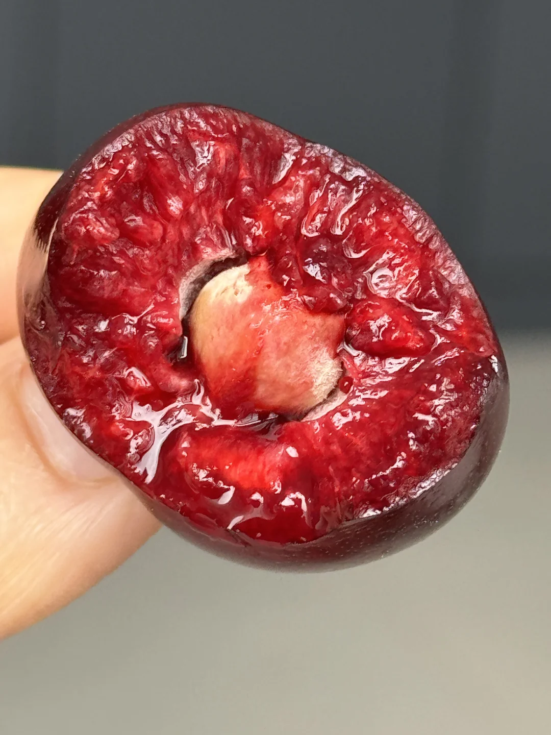 应该没人能拒绝这颗爆浆大樱桃吧🍒