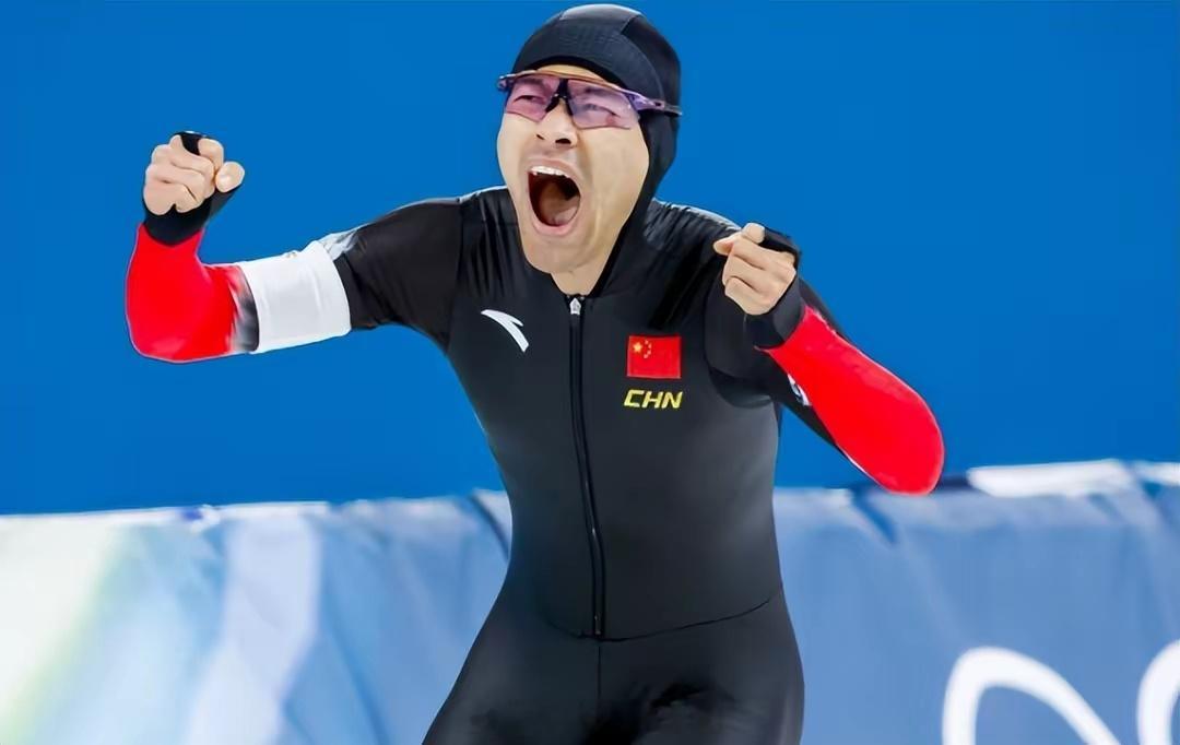 米兰冬奥会的赛场之上，中国人再次让整个世界震惊。26岁的宁忠岩打破奥运会纪录，也