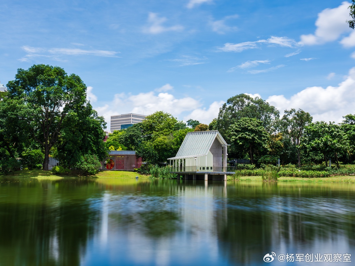 股东看好公司的发展前景，怎样做好增资？是不是把钱转入公司账户，就是增资成功了？公