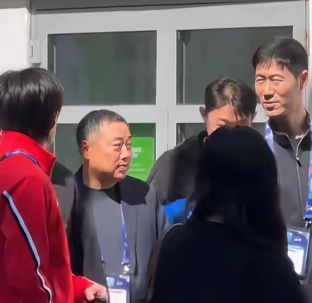 国乒丢掉混双金牌，他回来第一刀，就砍向了许昕刘诗雯。
你还记得吗？东京眼看2比