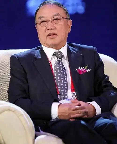 “父母最深的觉悟，就是终其一生都要明白，养孩子的最终目的，不是孝顺，不是成才，而