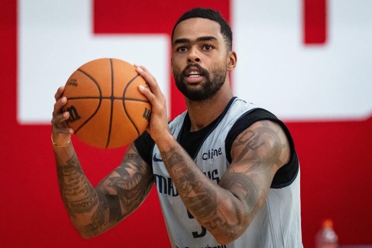 冷静！拉塞尔不等于总冠军
今天传来一个比较炸裂的信息，NBA全明星后卫拉塞尔加盟