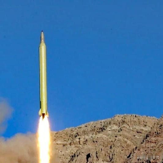 【长空宜舞鸟，不宜飞弹！沧海可游鱼，不可扬兵！】
——俺说中东战争

天上飞的么