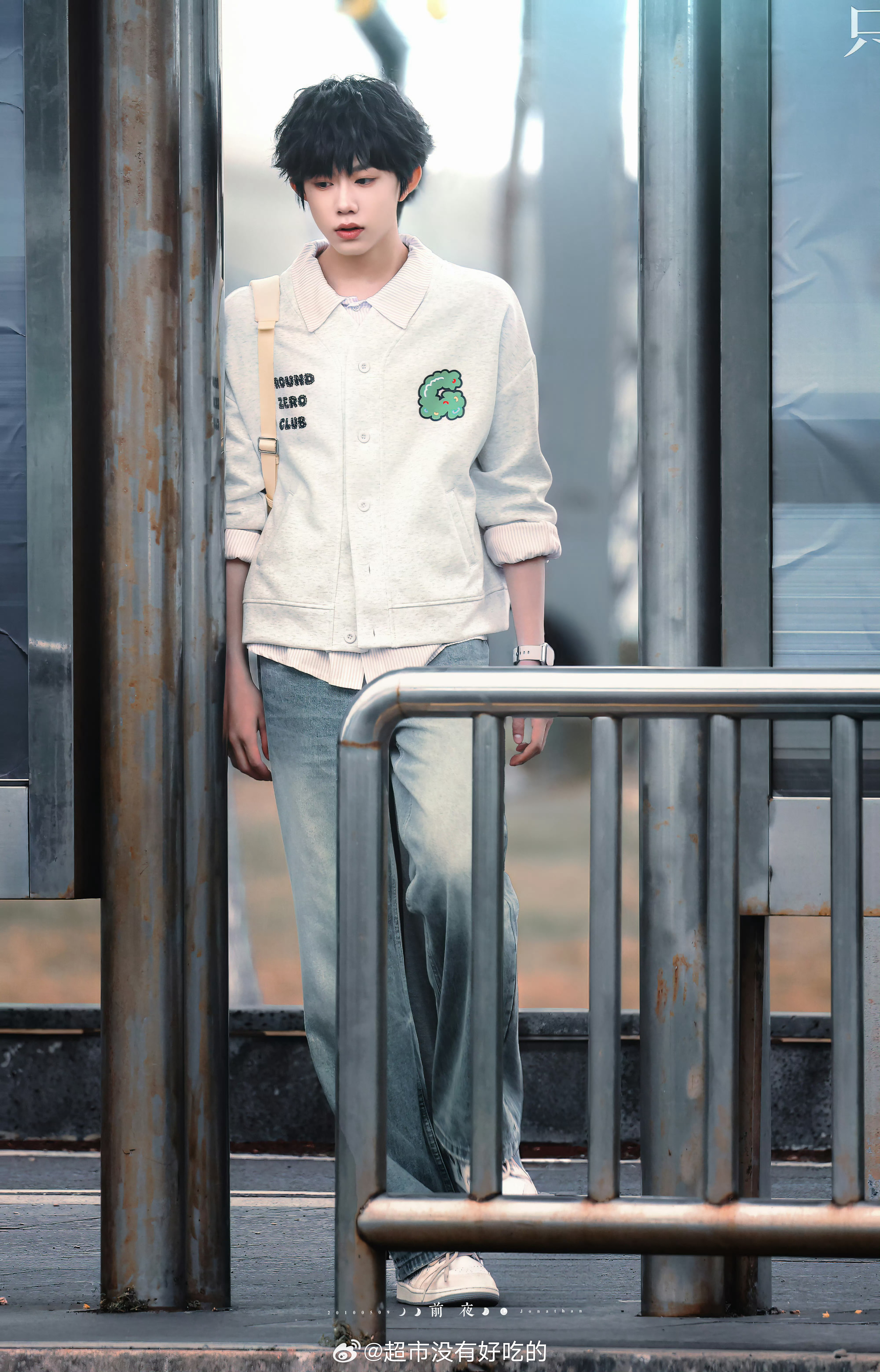 陈奕恒《我们的少年时代2》今日新路透是学院风的林清源清爽帅气有型，身高太优越了陈