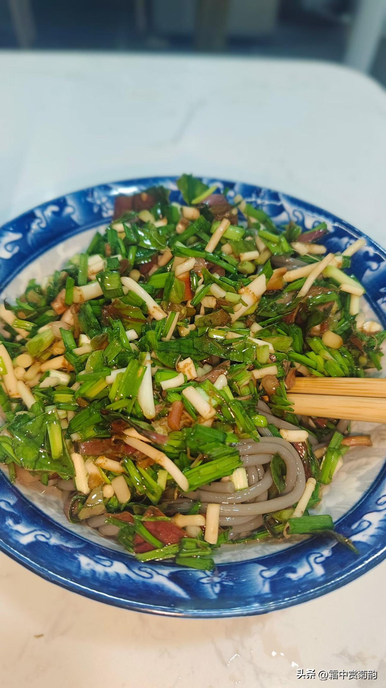 我从来不会笑话吃完饭打包的人，反而特别尊重。我自己就是经常打包的一员，吃不完就带