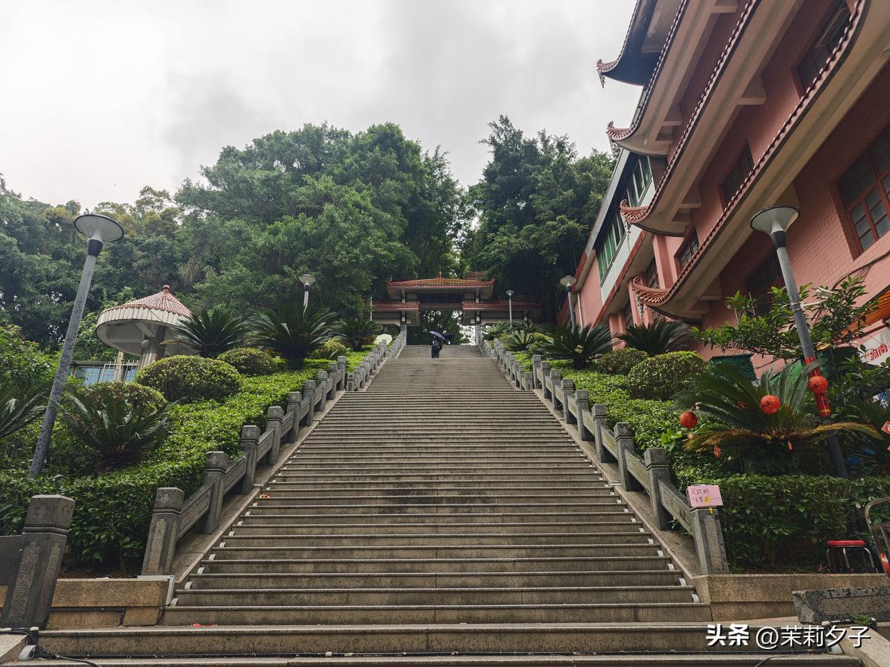 福州长乐郑和公园最初建于北宋元祐三年，原名南山公园。1985年为纪念郑和下西洋启
