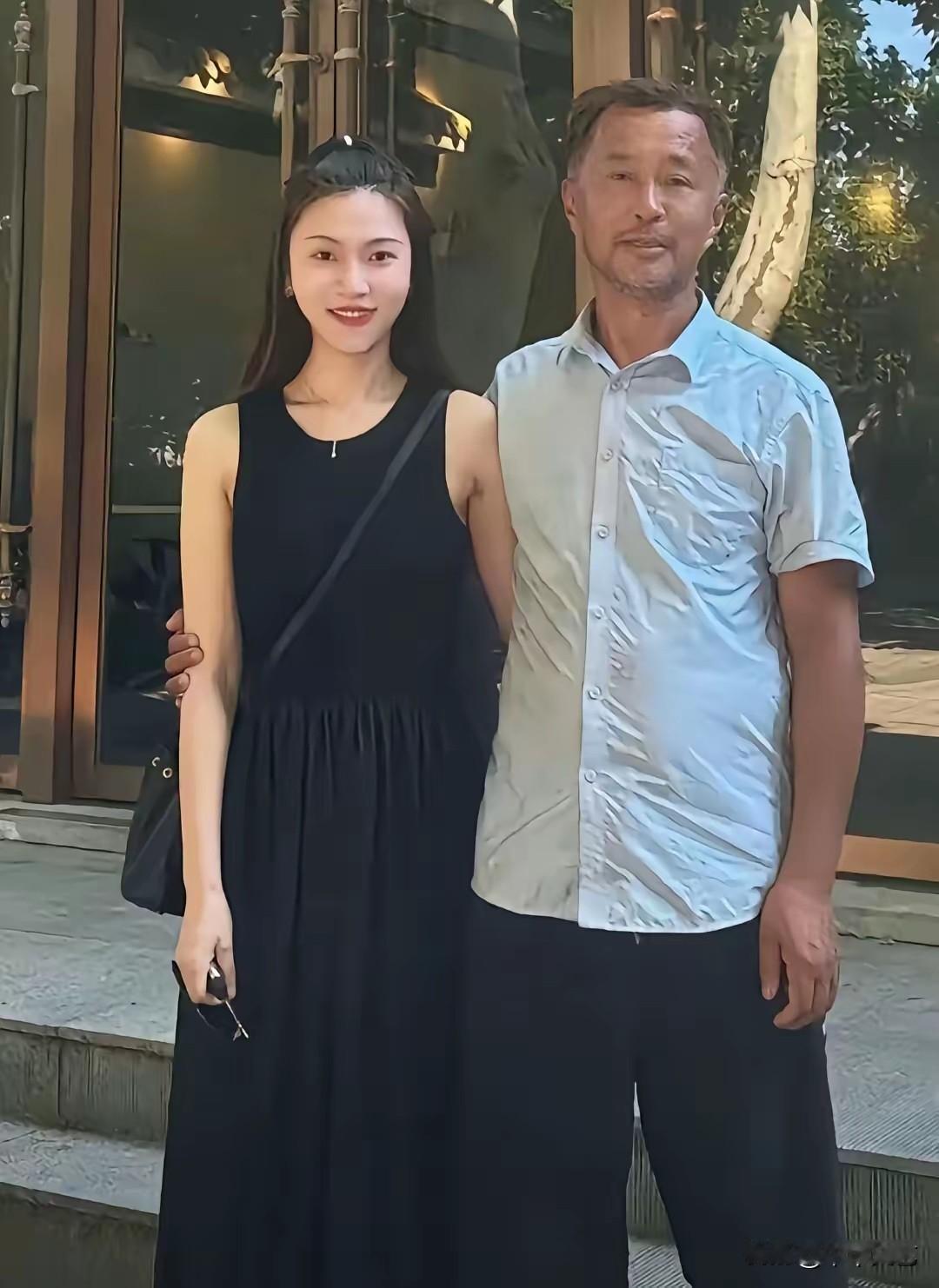 能抚慰女人的除了金钱之外那就是好的身体和好的知识！