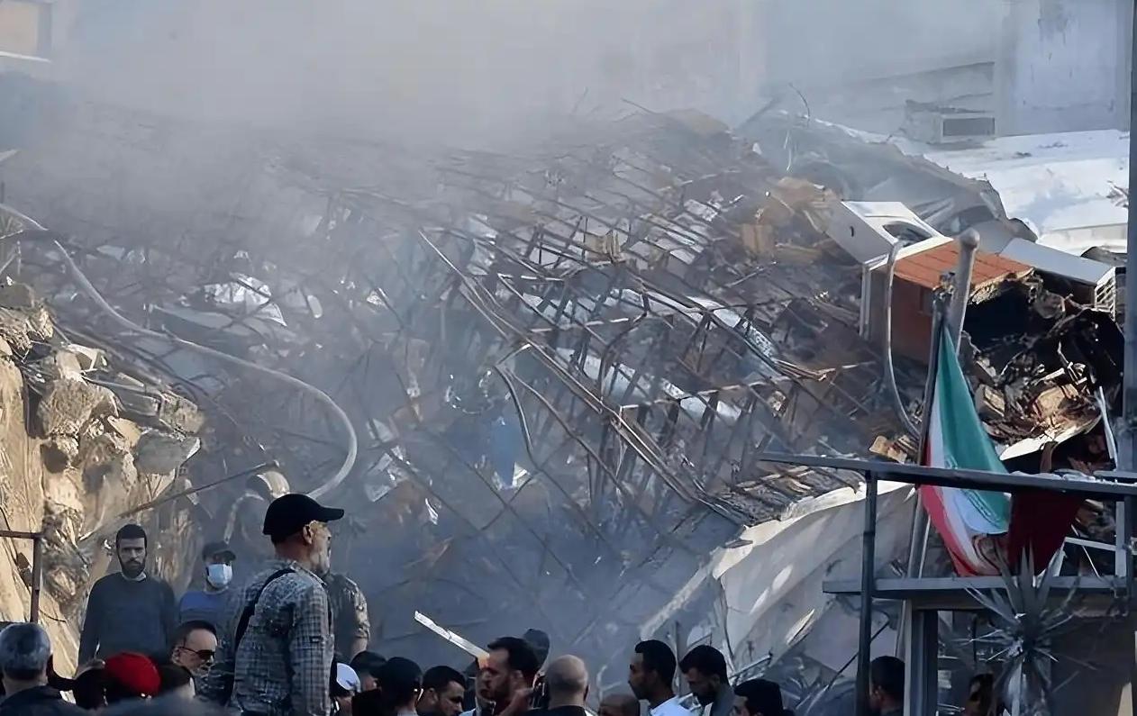 伊朗布什尔核电站遇袭，已突破现代战争底线

4月4日伊朗布什尔核电站再次遇袭，造