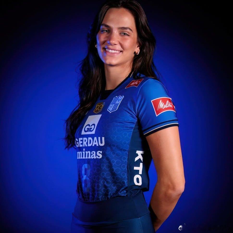 🎙️ 泽利哈·伊西克·埃尔多安（土耳其排球评论员）：巴西新势力-朱莉娅·库迪斯