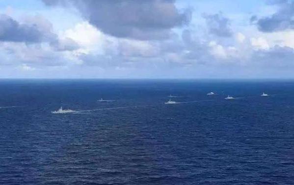 [微风]2025 年 2 月 18 日南海上空，一架菲律宾飞机在黄岩岛上空三分钟