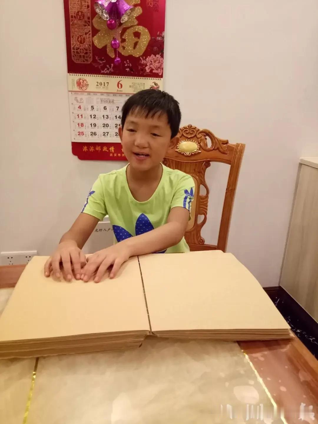 高考721分！黑暗遮不住少年的锋芒！6岁双目失明，18岁勇夺全国第一，他将苦难化