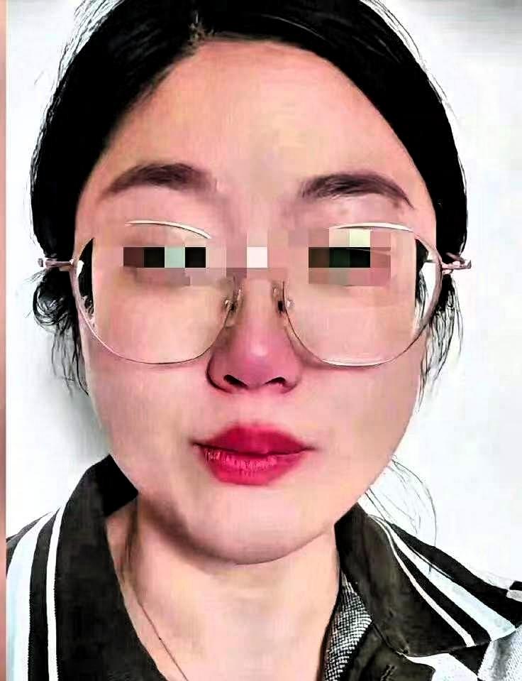 山东一女子被丈夫锁在屋里整整三天，没吃没喝，邻居听见哭声报了警，民警上门破门查看