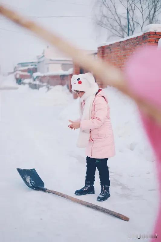 南方冬日魔法攻击让北方人破防！近日一位东北姑娘在浙江连穿三条加绒裤仍冷得直哆嗦的