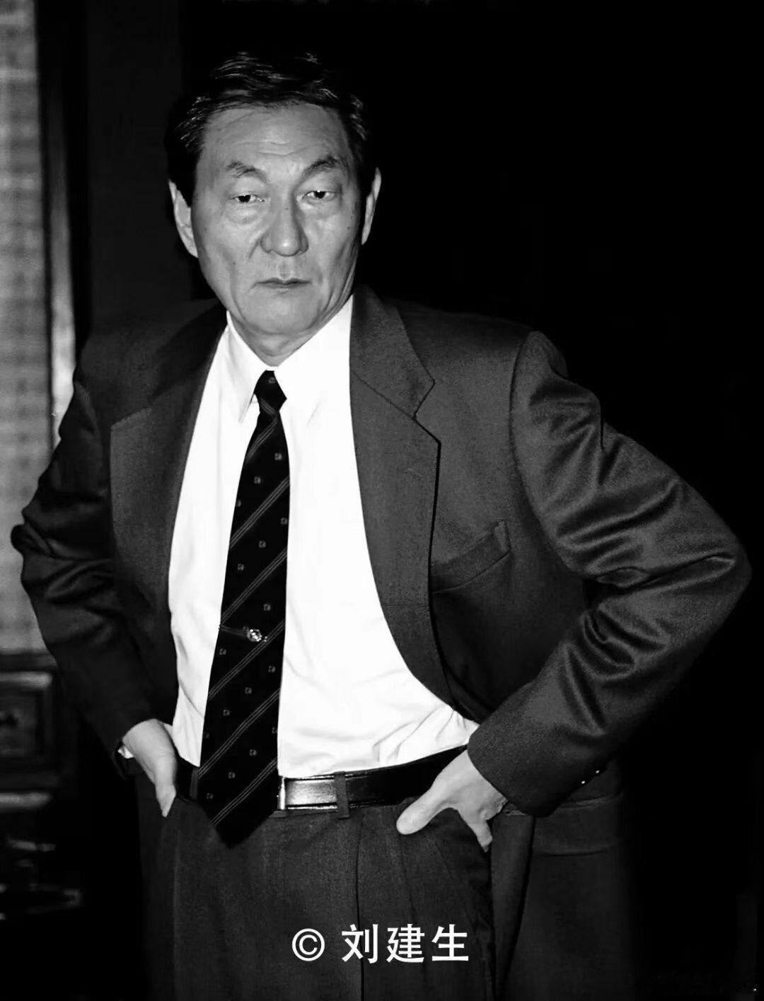 这是新华社刘建生老师的作品，如今，摄影师与被拍摄者，都已过世。他们都是生动的、活