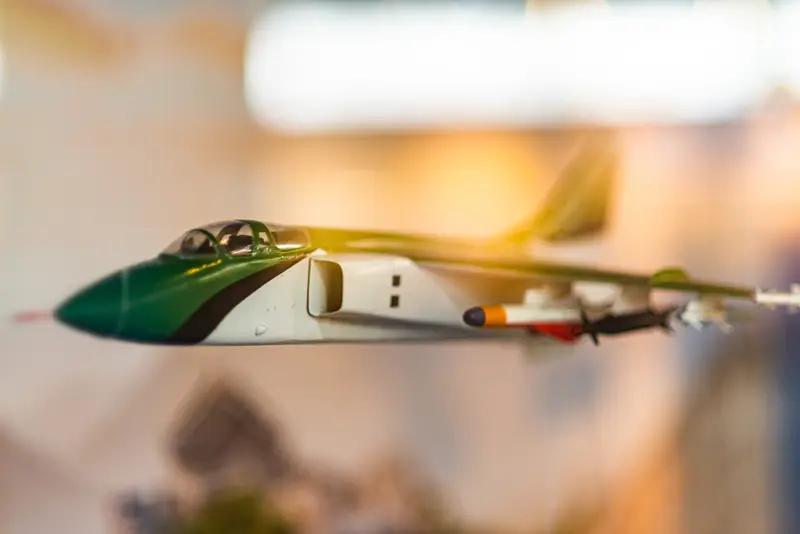 超音速导弹在现代战争优势明显。它能高速突破敌方防空系统，实现精确打击。像中国出口