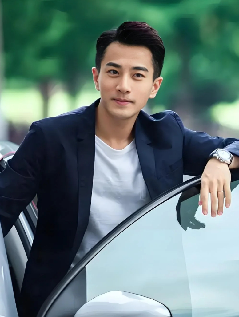 刘丹回应刘恺威拍拖 之前不就传闻说他要再婚了吗，管他呢，他咋地咋地呗，杨幂都管不