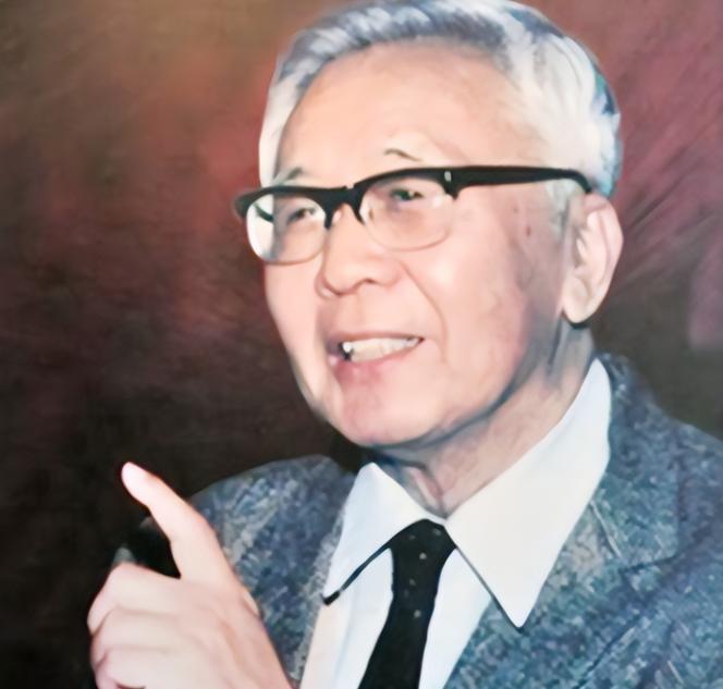 1943年，我国截获日军电报，可专家研究好几天就是解不开，随后向华罗庚求助。华罗