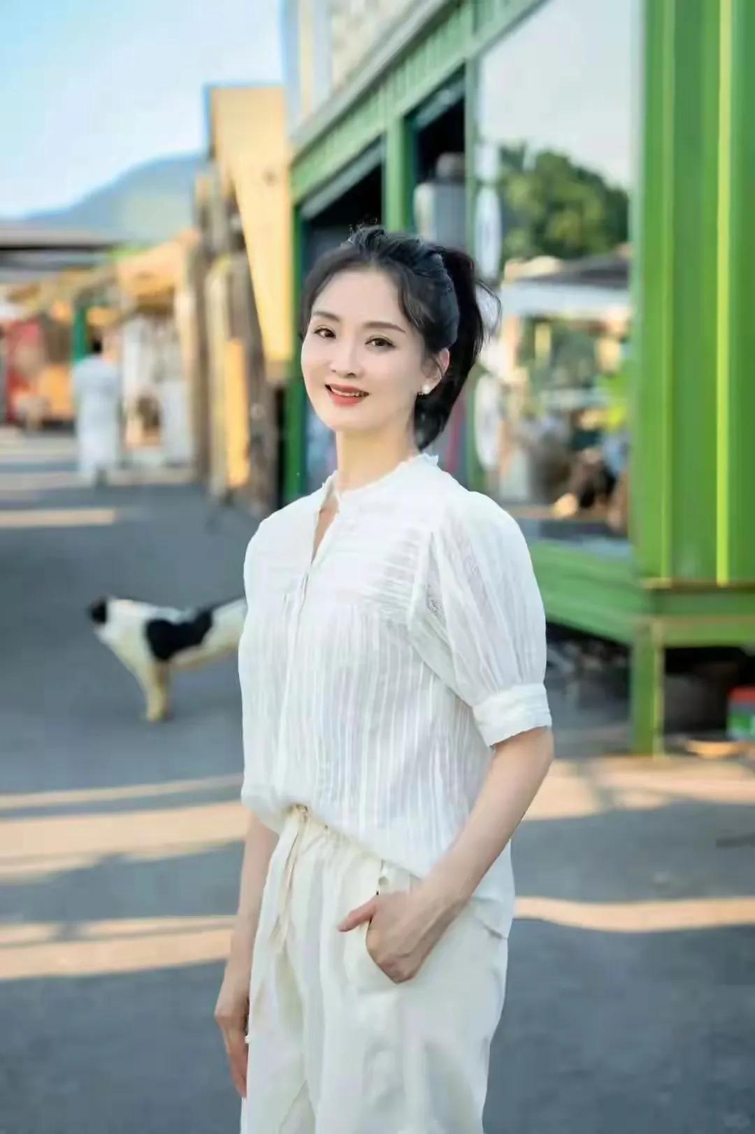 只火了一个配角就嫁给了富豪，如今人人羡慕！她曾经的搭档有林心如、苏有朋、张铁林、