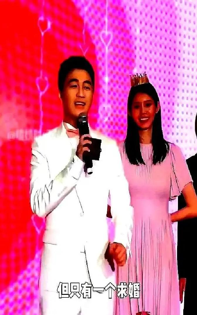 奚梦瑶带娃在被偶遇，四太梁安琪当年亲自剪脐带、赌王赐名“何广燊”的旧闻又被翻出来