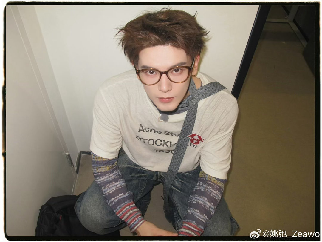 姚弛用陕西话偷说apt 姚弛深夜语音主打一个反差感，普通话负责哄睡，陕西话负责把
