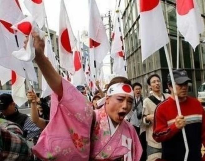 一个堂堂五常国家，一个反法西斯战胜国，一个坐拥960万平方公里的泱泱大国，竟被一