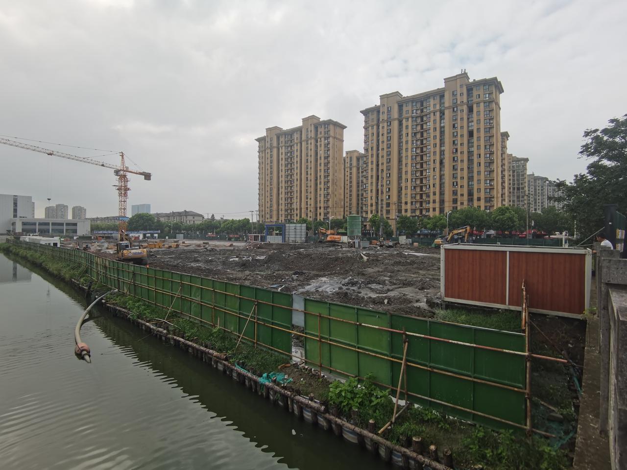 杭州湾数智人才港在搞地基