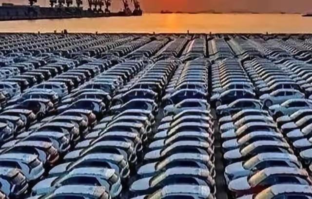 非要打垮中国？最大“敌人“出现！这次不是美国，普京成最大赢家。

​中俄汽车贸易