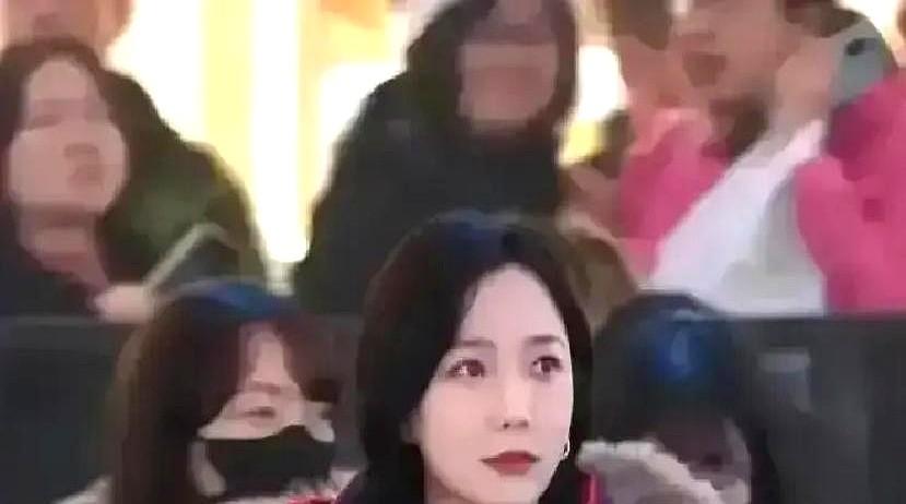 这带货能力绝了，25万件丝袜直接卖断货！

就因为王珞丹在机场穿了双15D肉色丝