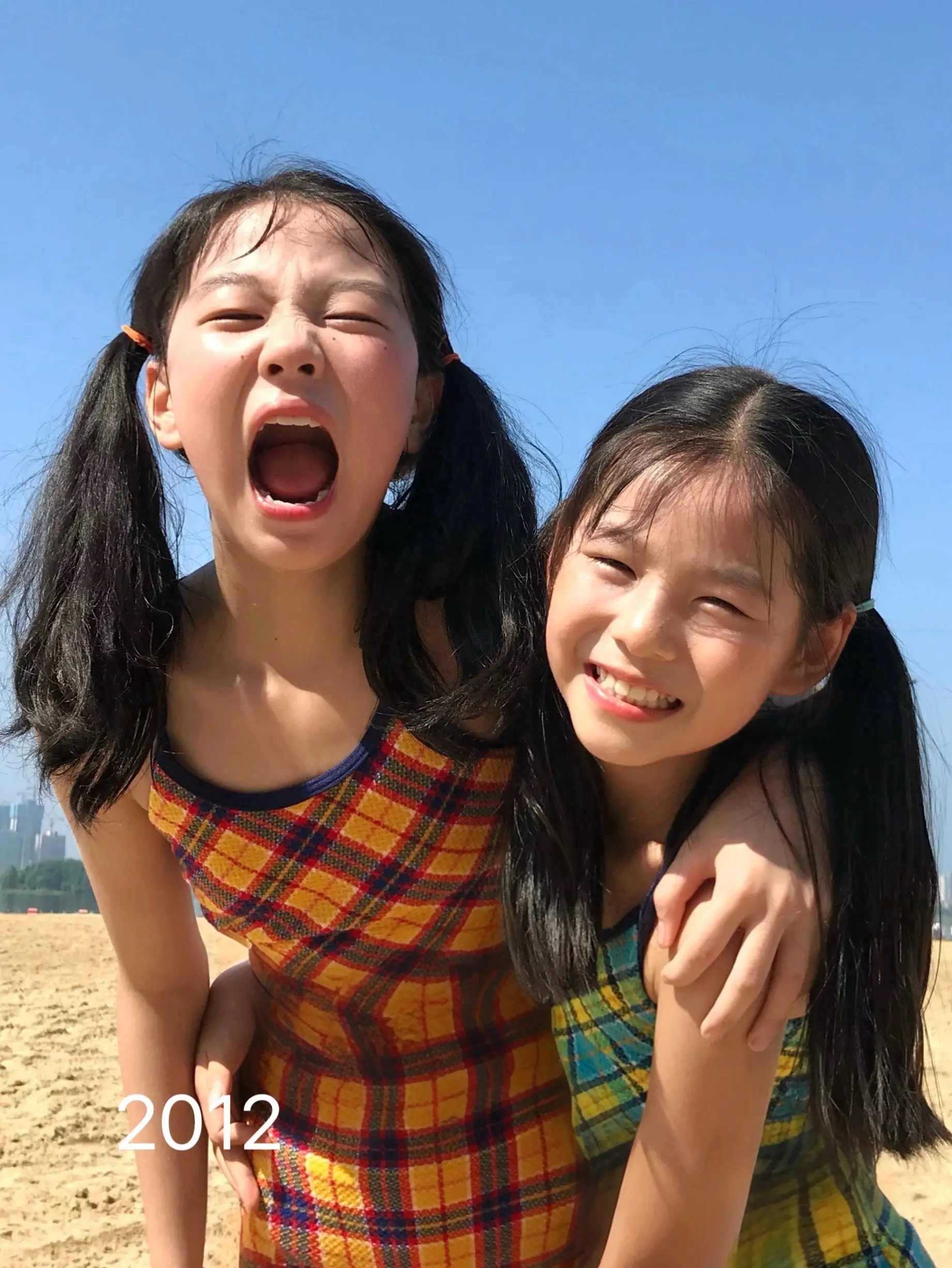 我们也被时间催着长大。