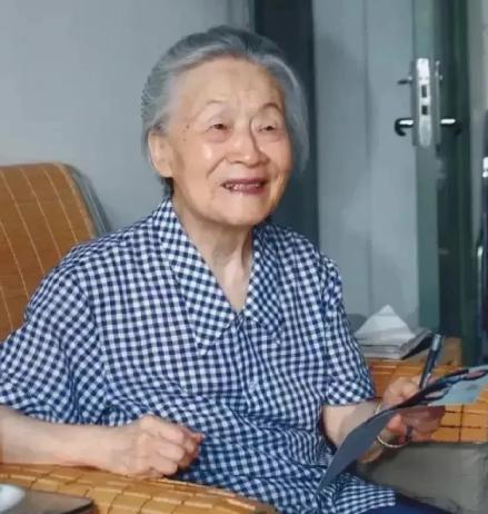 杨绛先生：婚姻里最大的谎言，就是老婆没了可以再娶，而妈妈只有一个，这句话害了无数
