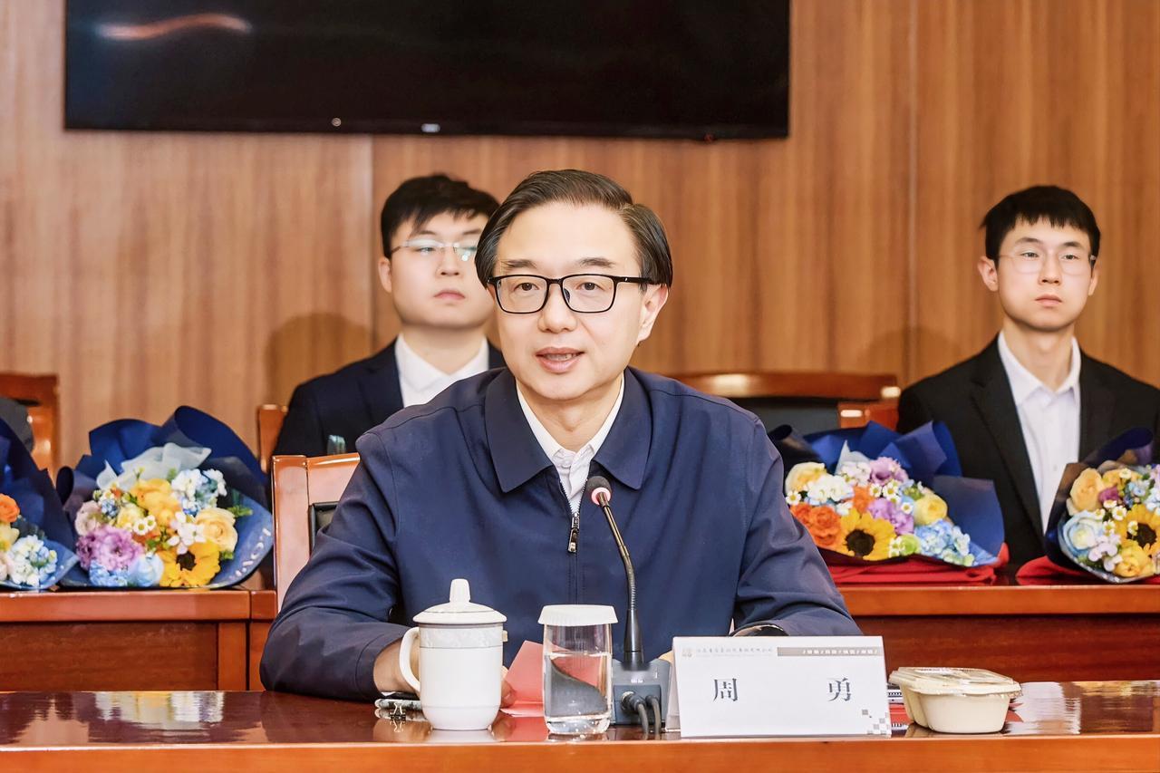 1月7日，苏豪控股集团举行2025年度干部荣休仪式，以真挚的情谊致敬流金岁月，以