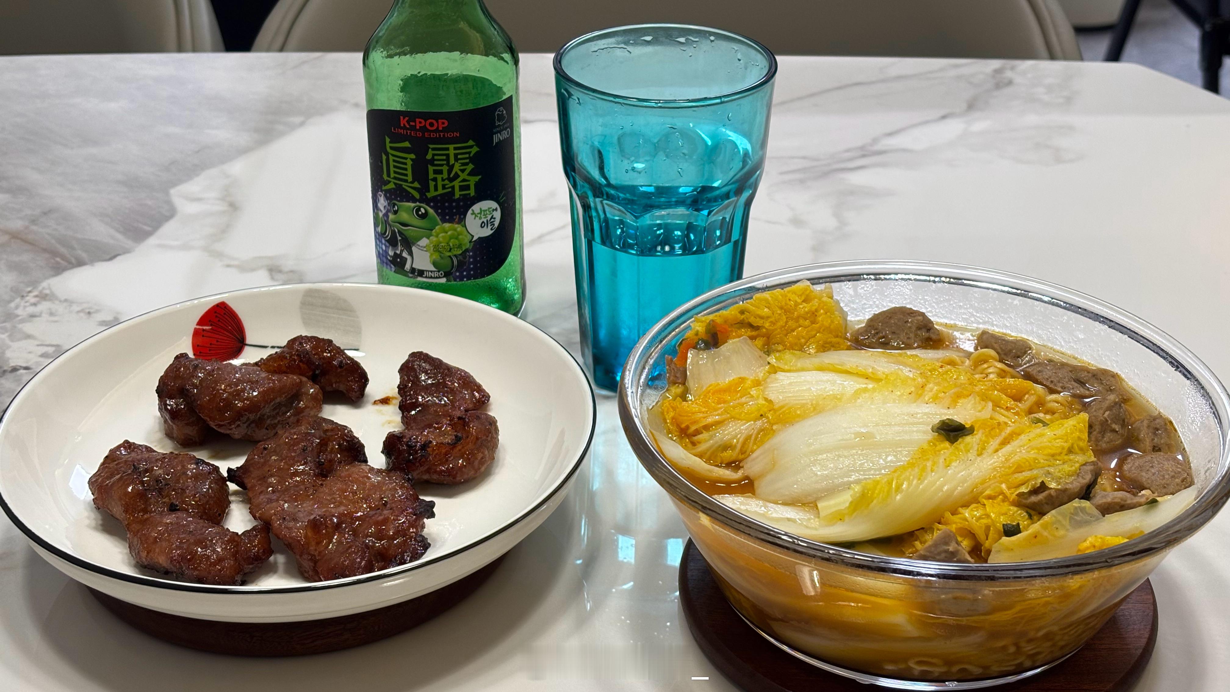 28岁的人生应该是什么样呢97年末生人，目前周岁28🤔单身、独居、有房贷车贷，