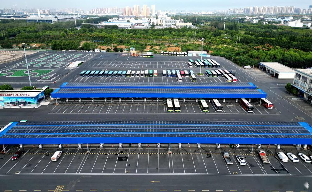 #合肥市区首座氢能补给站将投入使用了#近期，到合肥公交集团瑶海停车场充电站给新能