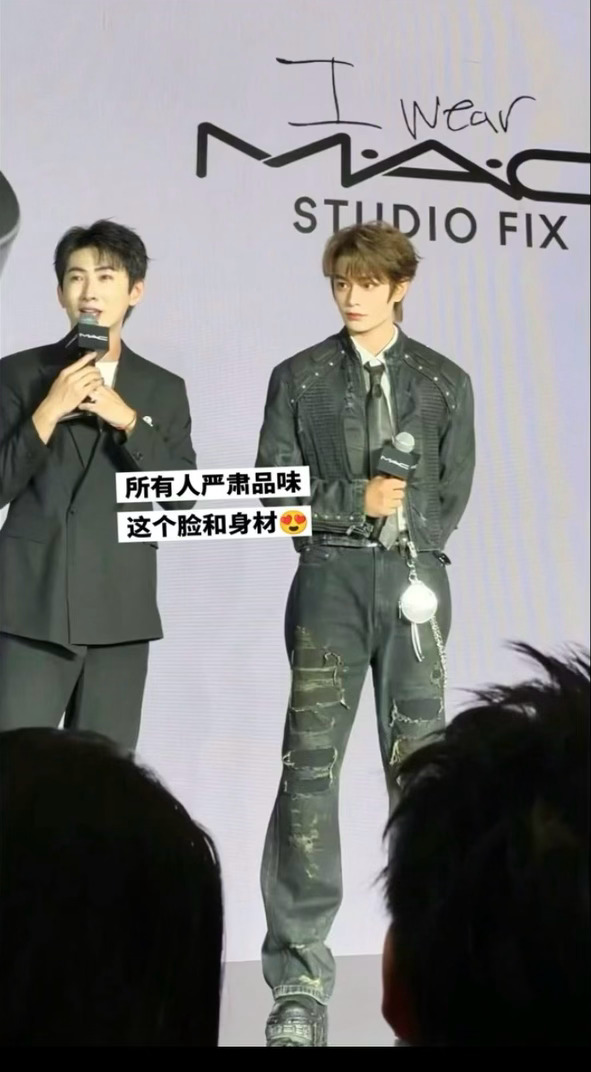 卧槽 好震撼 被丁禹兮这张live图的腿长给震惊到了 然后往上一看是如此权威的一